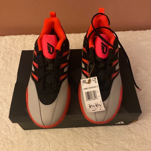 Adidas Dame 3 Sneakers - Picture 4 of 14